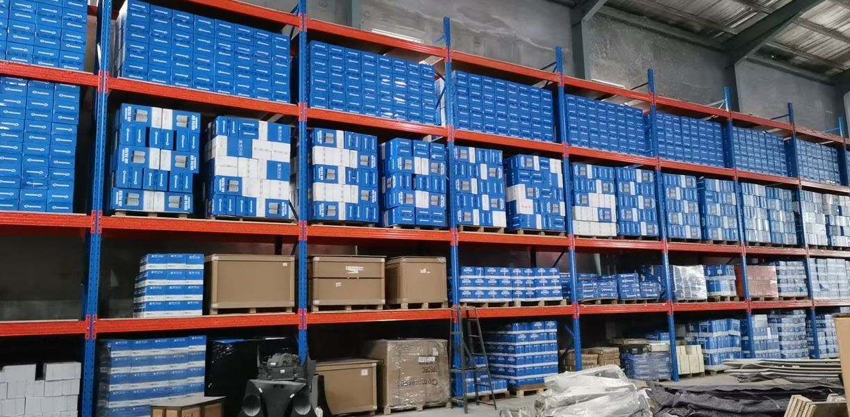 JINAN HOWOSTAR AUTO PARTS CO.,LTD linea di produzione in fabbrica