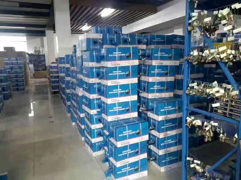 JINAN HOWOSTAR AUTO PARTS CO.,LTD linea di produzione in fabbrica